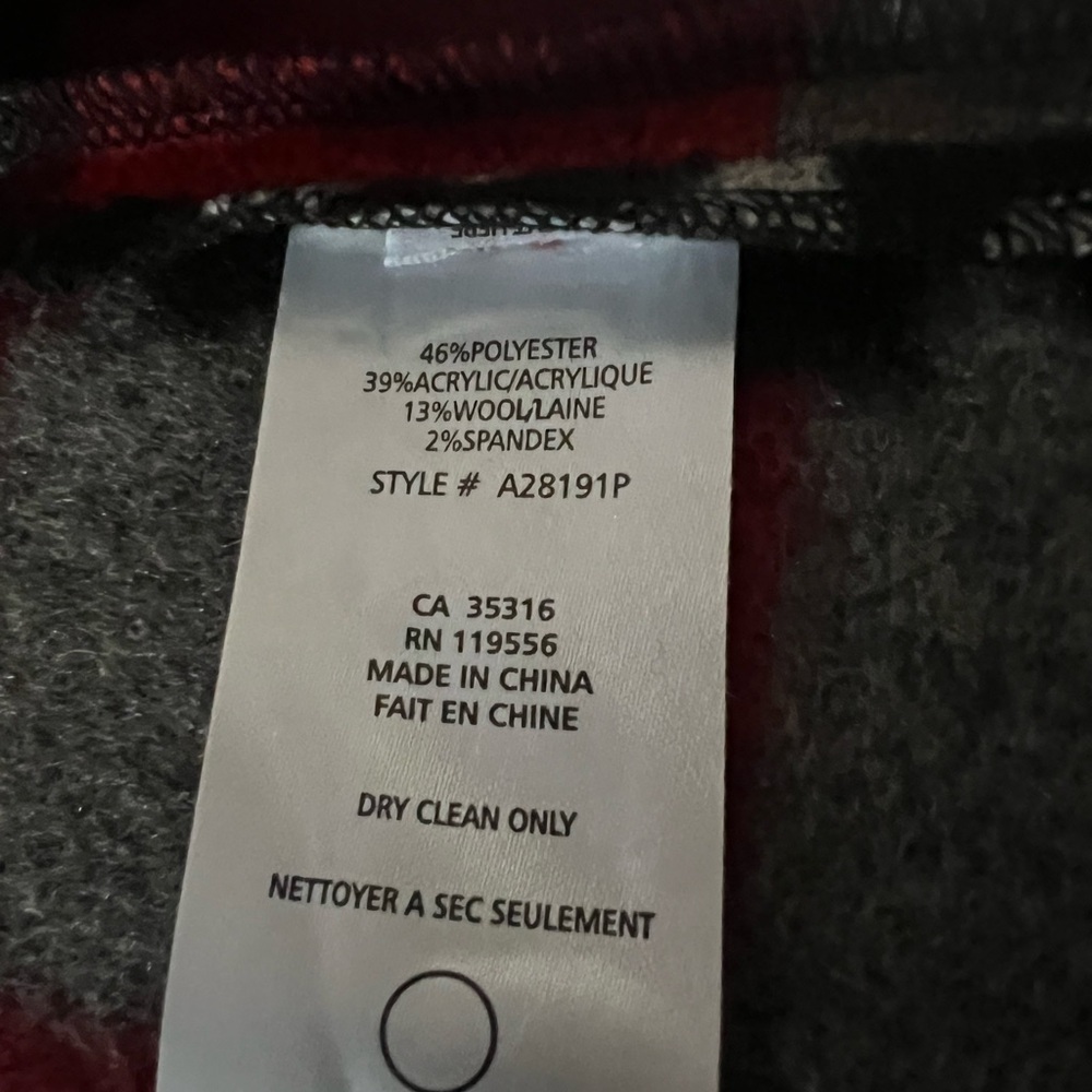 Chic Red and Black Patterned Jacket - Picture 3 of 3